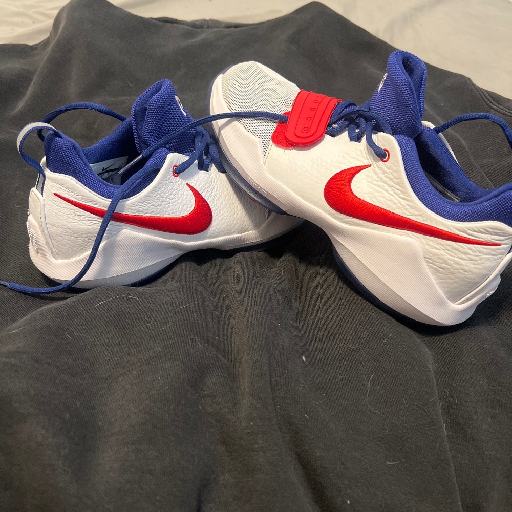 6.5Y Paul George PG1 GS Snapback 2017 These are youth size. Would fit women’s 8